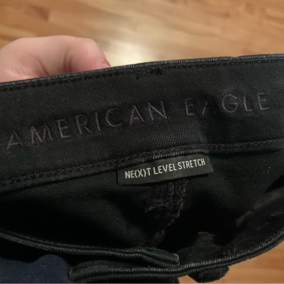 Black distressed American Eagle jeggings - Picture 5 of 6